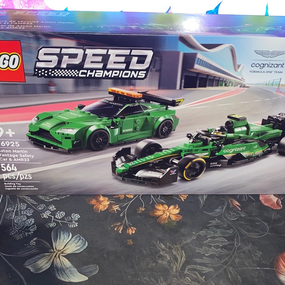 LEGO 76925 Aston Martin Vantage Safety Car & AMR23 Speed Champions
